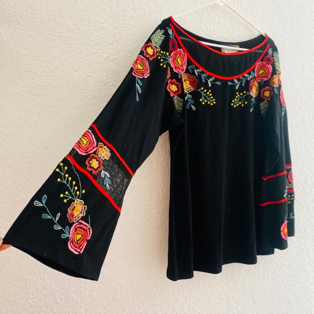 NEW Vintage Collection Floral Embroidery Sweater Top Bell Sleeve Tunic Size L